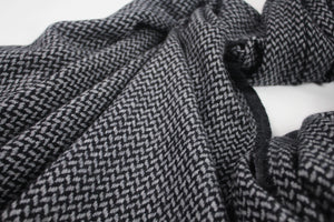 Travel Wrap | Grey/Black Herringbone